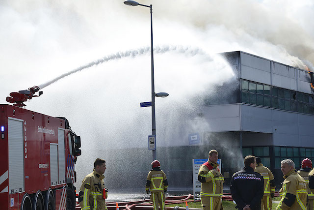 2017/83/20170422-14u57 GB 077 Zeer grote brand Westhavenweg ASD.jpg